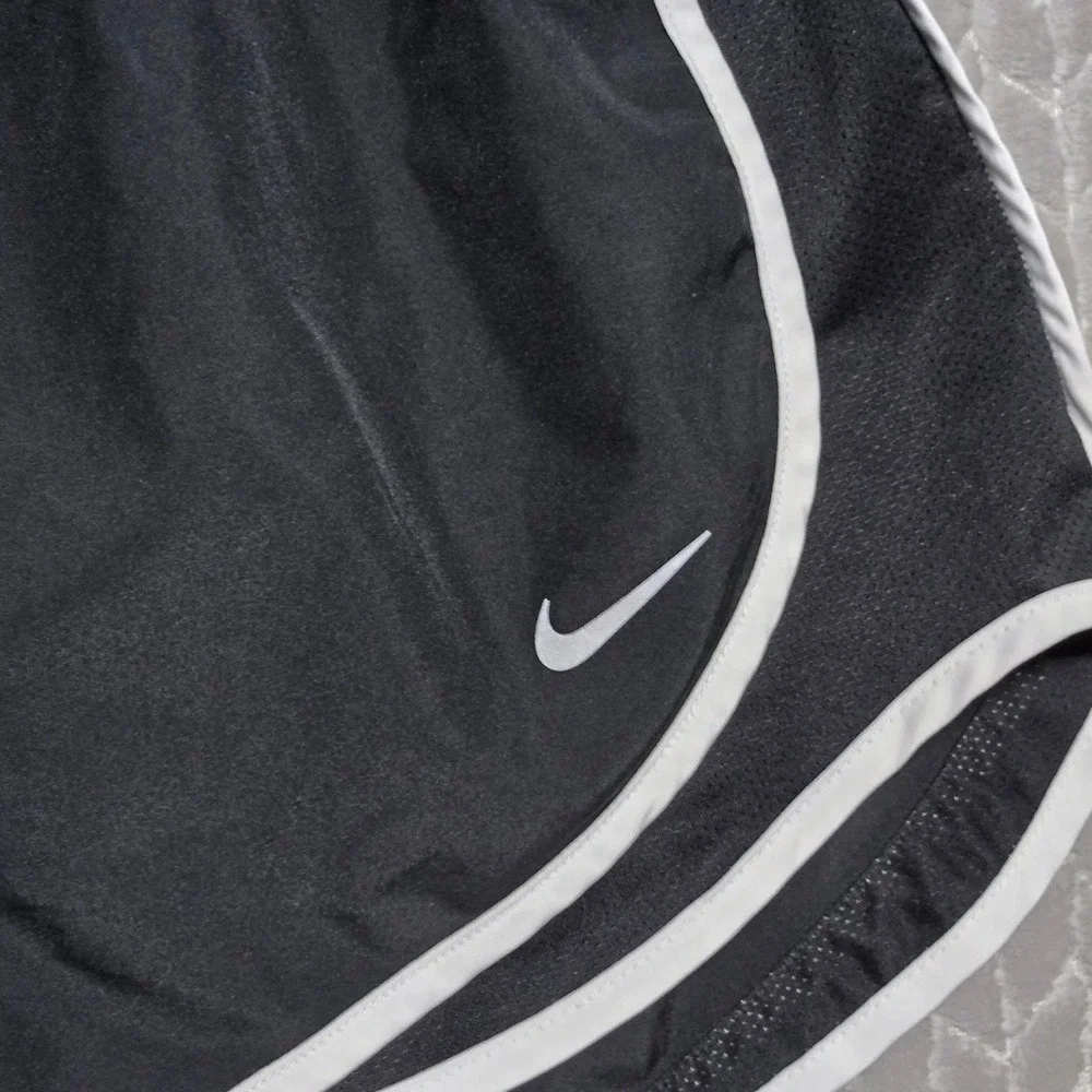 Nike Tempo‎ Dri-FIT Running Shorts Black White HM6096-010 Womens Medium